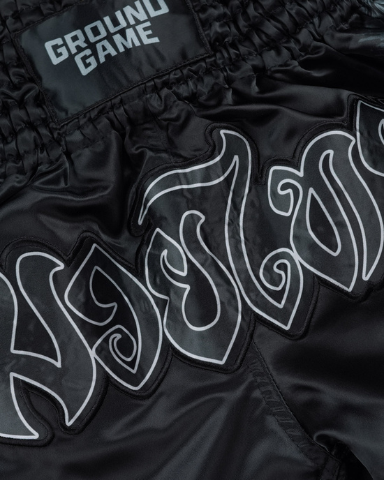 Pantalonii scurți Muay Thai Samurai Shadow Ground Game