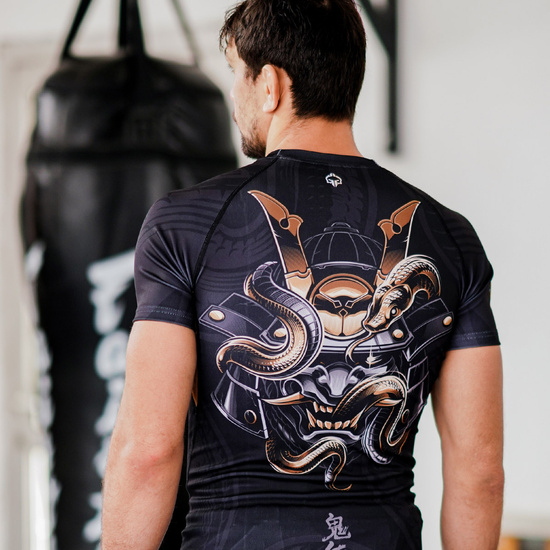 Rashguard pentru bărbați cu mâneci scurte Oni Samurai Ground Game negru