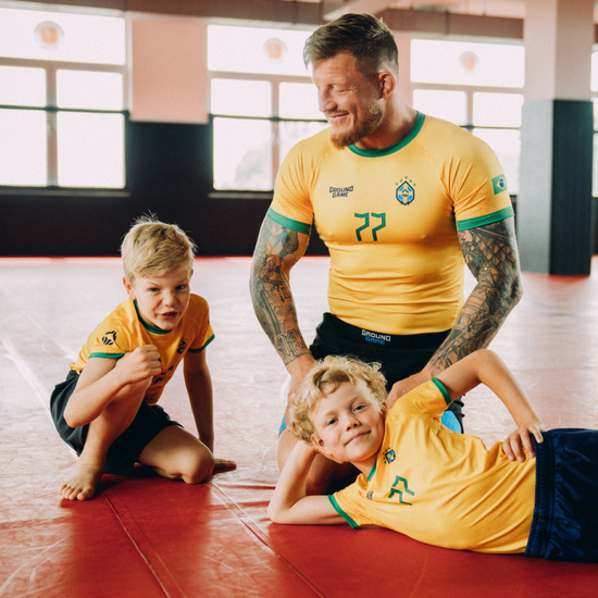 Rashguard pentru copii cu mâneci scurte Brazil Football Ground Game